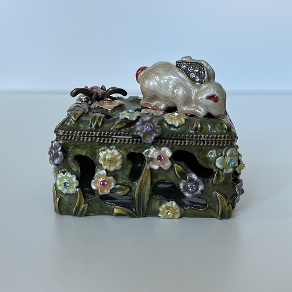 Vintage Jeweled Trinket Box with Bunny - Picture 6 of 11